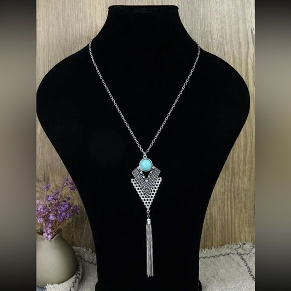 Turquoise Decor Geometric & Metal Tassel‎ Charm Necklace - Picture 5 of 13
